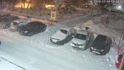 Онлайн камера: Добролюбова 1  (двор) | Каменск-Уральский