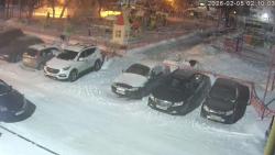 Онлайн камера: Добролюбова 1  (двор) | Каменск-Уральский