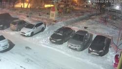 Онлайн камера: Добролюбова 1  (двор) | Каменск-Уральский