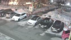 Онлайн камера: Добролюбова 1  (двор) | Каменск-Уральский