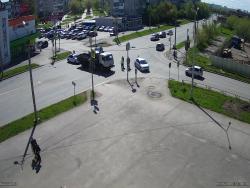 Онлайн камера: Перекресток Кунавина - Кирова | Каменск-Уральский