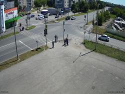 Онлайн камера: Перекресток Кунавина - Кирова | Каменск-Уральский