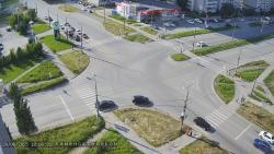 Онлайн камера: Перекресток Октябрьская - Суворова | Каменск-Уральский