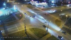 Онлайн камера: Перекресток Октябрьская - Суворова | Каменск-Уральский