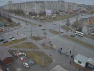 Онлайн камера: Перекресток Суворова - Каменская (торговый центр) | Каменск-Уральский