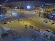 Онлайн камера: Перекресток Суворова - Каменская (торговый центр) | Каменск-Уральский