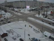 Онлайн камера: Перекресток Суворова - Каменская (торговый центр) | Каменск-Уральский