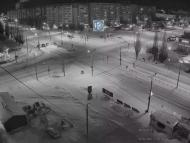 Онлайн камера: Перекресток Суворова - Каменская (торговый центр) | Каменск-Уральский