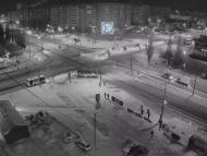 Онлайн камера: Перекресток Суворова - Каменская (торговый центр) | Каменск-Уральский