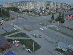 Онлайн камера: Перекресток Суворова - Каменская (торговый центр) | Каменск-Уральский