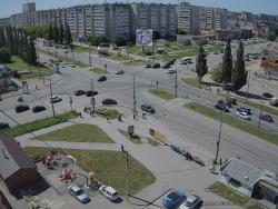 Онлайн камера: Перекресток Суворова - Каменская (торговый центр) | Каменск-Уральский
