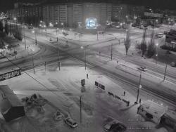 Онлайн камера: Перекресток Суворова - Каменская (торговый центр) | Каменск-Уральский