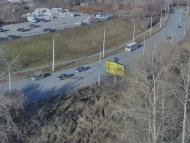 Онлайн камера: ул. Суворова (подъем от Байновского моста) | Каменск-Уральский