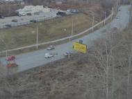 Онлайн камера: ул. Суворова (подъем от Байновского моста) | Каменск-Уральский