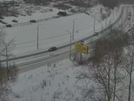 Онлайн камера: ул. Суворова (подъем от Байновского моста) | Каменск-Уральский