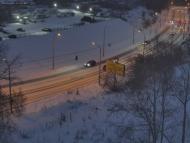 Онлайн камера: ул. Суворова (подъем от Байновского моста) | Каменск-Уральский