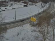 Онлайн камера: ул. Суворова (подъем от Байновского моста) | Каменск-Уральский