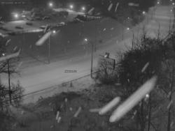 Онлайн камера: ул. Суворова (подъем от Байновского моста) | Каменск-Уральский