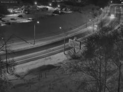 Онлайн камера: ул. Суворова (подъем от Байновского моста) | Каменск-Уральский