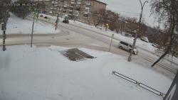 Онлайн камера: Перекресток Алюминиевая - Калинина | Каменск-Уральский