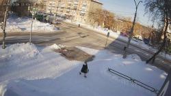 Онлайн камера: Перекресток Алюминиевая - Калинина | Каменск-Уральский