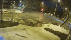 Онлайн камера: Перекресток Алюминиевая - Калинина | Каменск-Уральский