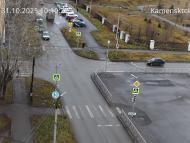 Онлайн камера: Перекресток Исетская-Каменская - рядом с парком | Каменск-Уральский
