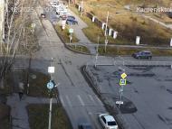 Онлайн камера: Перекресток Исетская-Каменская - рядом с парком | Каменск-Уральский