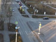 Онлайн камера: Перекресток Исетская-Каменская - рядом с парком | Каменск-Уральский