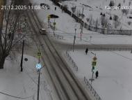 Онлайн камера: Перекресток Исетская-Каменская - рядом с парком | Каменск-Уральский