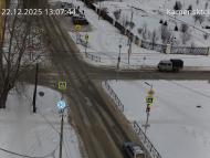 Онлайн камера: Перекресток Исетская-Каменская - рядом с парком | Каменск-Уральский