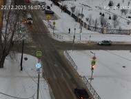 Онлайн камера: Перекресток Исетская-Каменская - рядом с парком | Каменск-Уральский