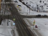 Онлайн камера: Перекресток Исетская-Каменская - рядом с парком | Каменск-Уральский