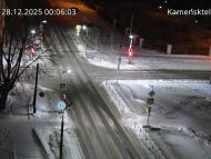 Онлайн камера: Перекресток Исетская-Каменская - рядом с парком | Каменск-Уральский