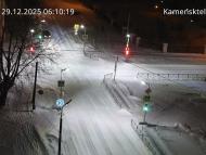 Онлайн камера: Перекресток Исетская-Каменская - рядом с парком | Каменск-Уральский