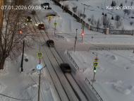 Онлайн камера: Перекресток Исетская-Каменская - рядом с парком | Каменск-Уральский