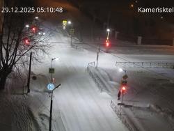 Онлайн камера: Перекресток Исетская-Каменская - рядом с парком | Каменск-Уральский