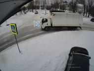 Онлайн камера: Озерная 6 - Остановка | Каменск-Уральский