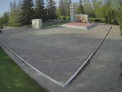 Онлайн камера: Мемориал Вечный Огонь - 2 (ТЦ Самородок) | Каменск-Уральский