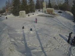 Онлайн камера: Мемориал Вечный Огонь - 2 (ТЦ Самородок) | Каменск-Уральский