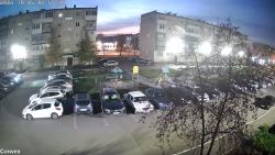 Двор - Калинина, 44